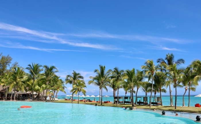 Der große Hauptpool im Dinarobin. &copy; ReiseInsider