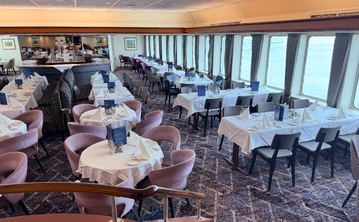 Das Restaurant im Heckbereich des Schiffes. © ReiseInsider Das Restaurant im Heckbereich des Schiffes. © ReiseInsider