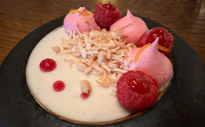 Über fein zubereitete Desserts konnte man sich ebenfalls freuen - hier eines aus The Wake. &copy; ReiseInsider