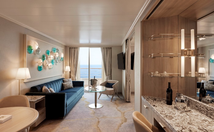 Der Wohnbereich einer Sapphire Veranda Suite an Bord der Crystal Symphony. © Crystal Der Wohnbereich einer Sapphire Veranda Suite an Bord der Crystal Symphony. © Crystal