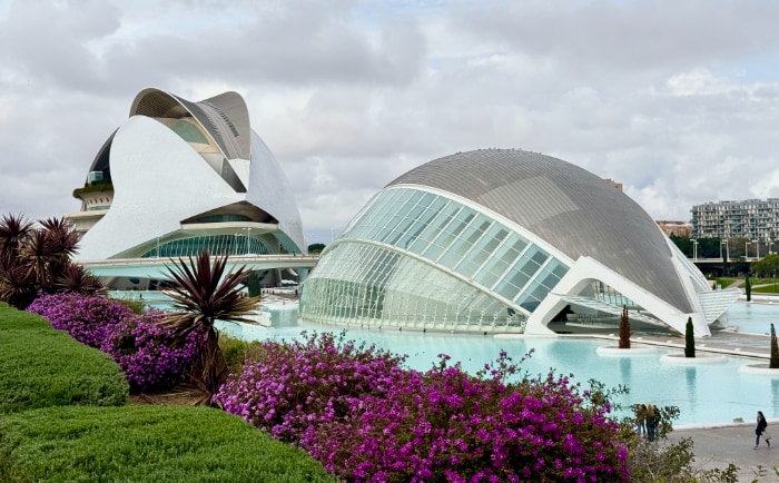 Die Ciutat de les Arts i les Ciencies - eines der begehrtesten Fotomotive in Valencia. © ReiseInsider Die Ciutat de les Arts i les Ciencies - eines der begehrtesten Fotomotive in Valencia. © ReiseInsider