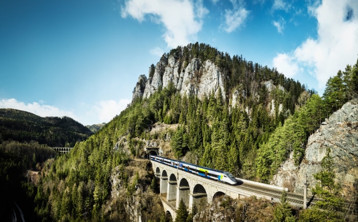 Westbahn-Zug am Semmering. &copy; Ulrich Zinell
