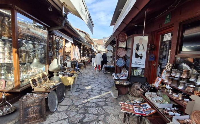 Bazar-Flair in der alten Kupferstraße. &copy; Martin Dichler