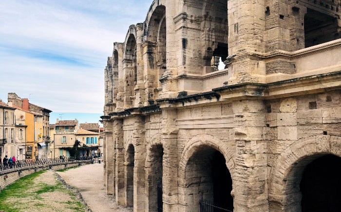 Das Amphitheater in Arles ist knapp 2.000 Jahre alt. &copy; ReiseInsider