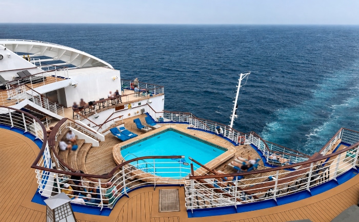Das "Terrace Pool" am Heck des Schiffes. &copy; ReiseInsider