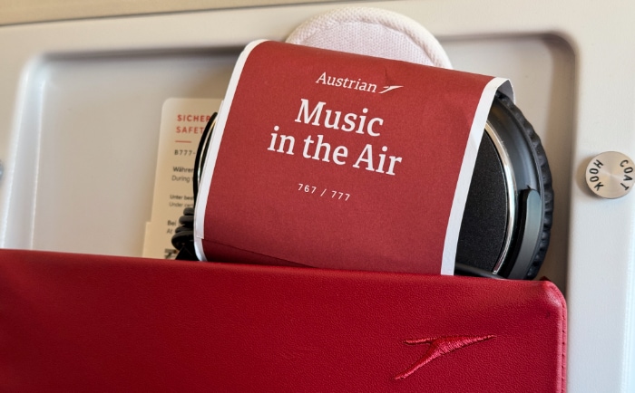 Noise Cancelling Kopfhörer in der Business Class. © ReiseInsider Noise Cancelling Kopfhörer in der Business Class. © ReiseInsider