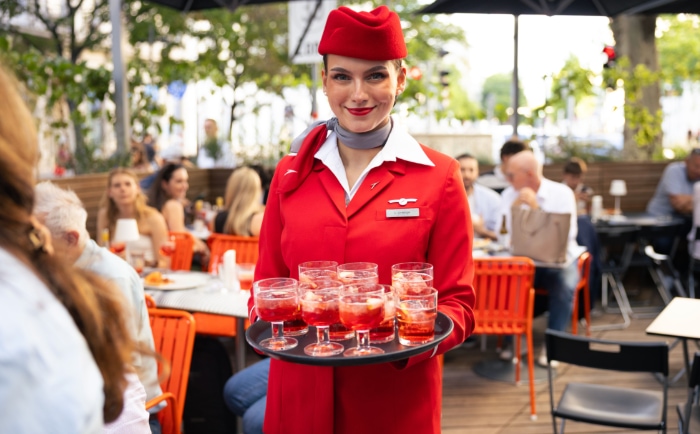 Präsentation des Austrian Dirndl Signature Drinks. &copy; Austrian Airlines / Susanna Dyck