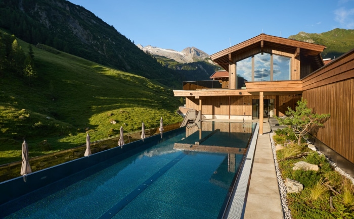 Sportpool im neuen Adults Only Spa. &copy; Hotel Alpenhof