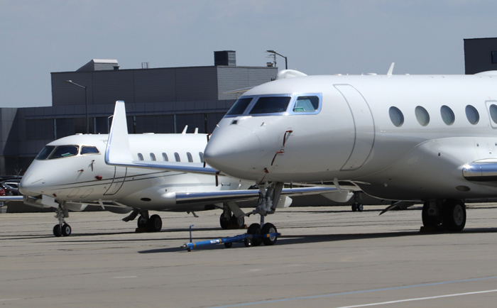 Auch am Vorfeld mit den Business Jets hielt die Gruppe. © Martin Dichler Auch am Vorfeld mit den Business Jets hielt die Gruppe. © Martin Dichler