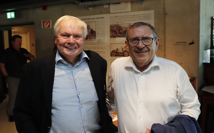 Flugpionier Rolf Seewald (links) mit People's Eigentümer Markus Kopf. © Martin Dichler Flugpionier Rolf Seewald (links) mit People's Eigentümer Markus Kopf. © Martin Dichler
