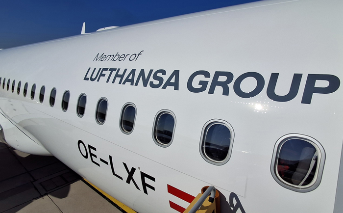 Kaum sichtbar: Die Sterlink-Antenne auf dem Dach des Airbus A320neo. © Martin Dichler Kaum sichtbar: Die Sterlink-Antenne auf dem Dach des Airbus A320neo. © Martin Dichler
