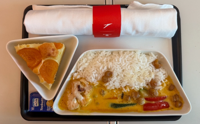 Gemüsecurry als zweite Mahlzeit auf dem Flug von Wien nach Newark. © ReiseInsider Gemüsecurry als zweite Mahlzeit auf dem Flug von Wien nach Newark. © ReiseInsider
